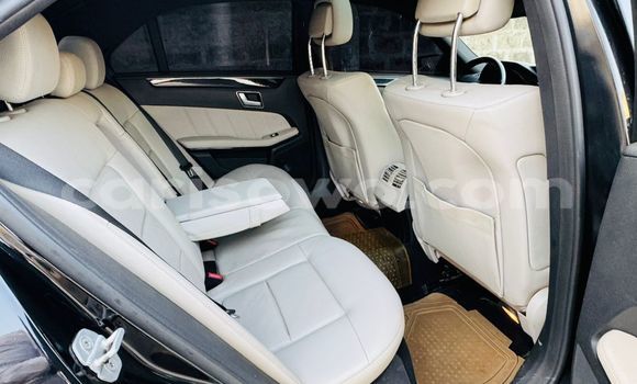 Sayi Na hannu Mercedes-Benz E–Class Black Mota in Cotonou a Benin Sayi Na hannu Mercedes-Benz E–Class Black Mota in Cotonou a Benin