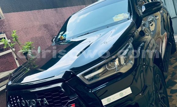 Sayi Na hannu Toyota Hilux Black Mota in Cotonou a Benin Sayi Na hannu Toyota Hilux Black Mota in Cotonou a Benin