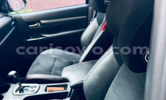 Sayi Na hannu Toyota Hilux Black Mota in Cotonou a Benin Sayi Na hannu Toyota Hilux Black Mota in Cotonou a Benin