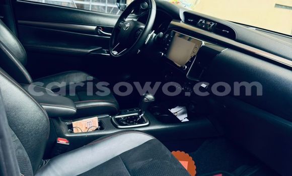 Sayi Na hannu Toyota Hilux Black Mota in Cotonou a Benin Sayi Na hannu Toyota Hilux Black Mota in Cotonou a Benin