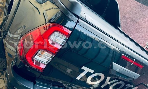 Sayi Na hannu Toyota Hilux Black Mota in Cotonou a Benin Sayi Na hannu Toyota Hilux Black Mota in Cotonou a Benin