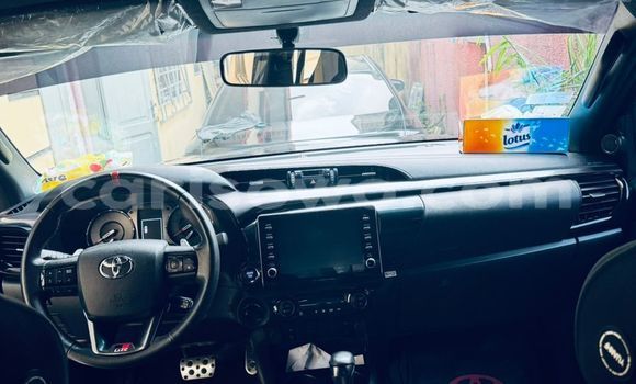 Sayi Na hannu Toyota Hilux Black Mota in Cotonou a Benin Sayi Na hannu Toyota Hilux Black Mota in Cotonou a Benin