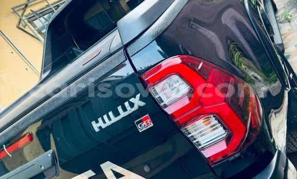 Sayi Na hannu Toyota Hilux Black Mota in Cotonou a Benin Sayi Na hannu Toyota Hilux Black Mota in Cotonou a Benin