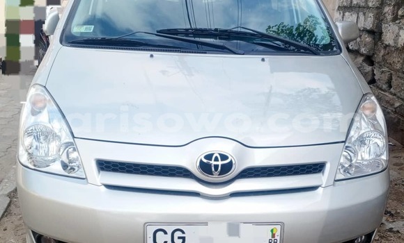 Acheter Occasion Voiture Toyota Corolla Verso Gris à Cotonou, Benin