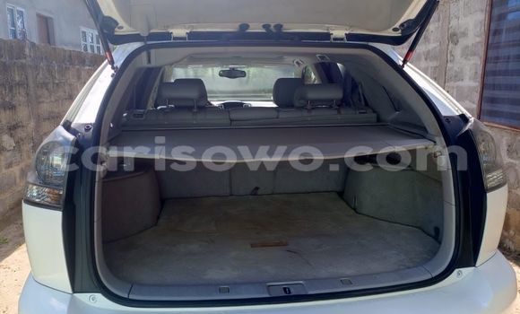 Acheter Occasion Voiture Lexus RX 330 Blanc à Cotonou, Benin Acheter Occasion Voiture Lexus RX 330 Blanc à Cotonou, Benin