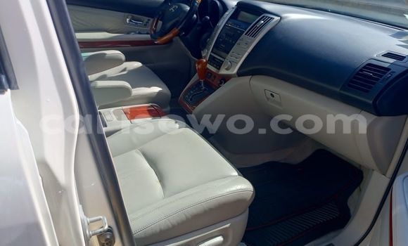 Acheter Occasion Voiture Lexus RX 330 Blanc à Cotonou, Benin Acheter Occasion Voiture Lexus RX 330 Blanc à Cotonou, Benin