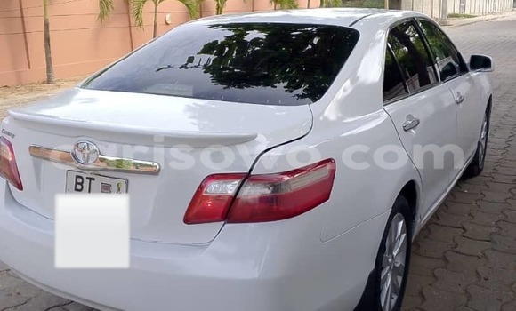 Ra Àlòkù Toyota Camry funfun Ọkọ̀ in Cotonou ni Benin Ra Àlòkù Toyota Camry funfun Ọkọ̀ in Cotonou ni Benin