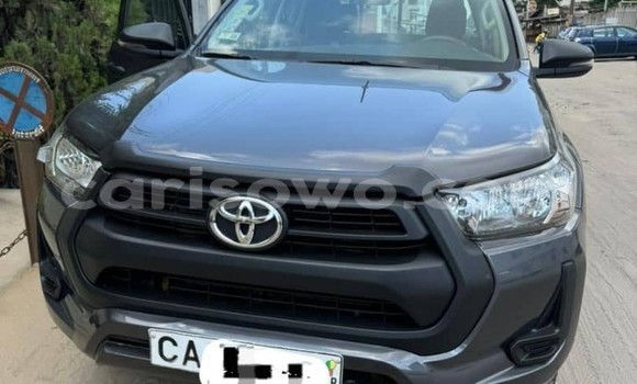 Buy Used Toyota Hilux Silver Car in Cotonou in Benign