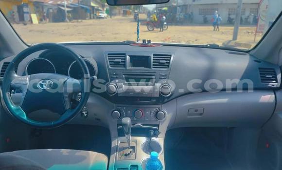 Sayi Sabo Toyota Highlander White Mota in Cotonou a Benin Sayi Sabo Toyota Highlander White Mota in Cotonou a Benin