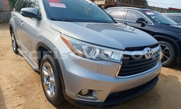 Buy Used Toyota Highlander Other Car in Cotonou in Benign Buy Used Toyota Highlander Other Car in Cotonou in Benign