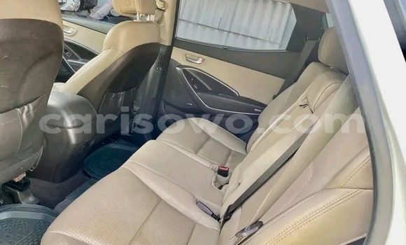 Ra Àlòkù Hyundai Santa Fe funfun Ọkọ̀ in Cotonou ni Benin Ra Àlòkù Hyundai Santa Fe funfun Ọkọ̀ in Cotonou ni Benin