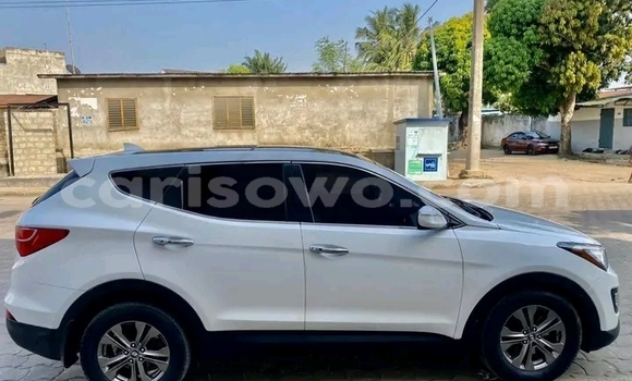Ra Àlòkù Hyundai Santa Fe funfun Ọkọ̀ in Cotonou ni Benin Ra Àlòkù Hyundai Santa Fe funfun Ọkọ̀ in Cotonou ni Benin