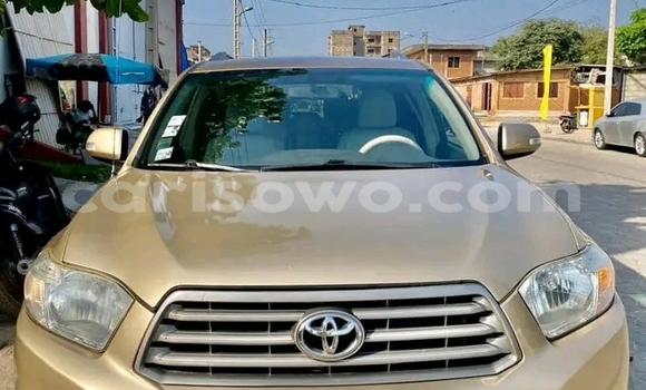 Ra Àlòkù Toyota Highlander Miiran Ọkọ̀ in Cotonou ni Benin Ra Àlòkù Toyota Highlander Miiran Ọkọ̀ in Cotonou ni Benin