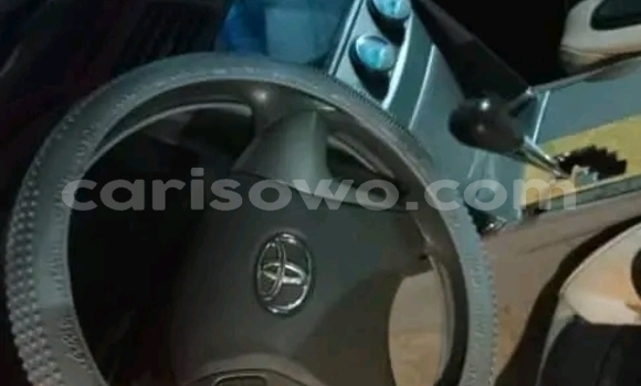 Ra Àlòkù Toyota Camry funfun Ọkọ̀ in Cotonou ni Benin Ra Àlòkù Toyota Camry funfun Ọkọ̀ in Cotonou ni Benin