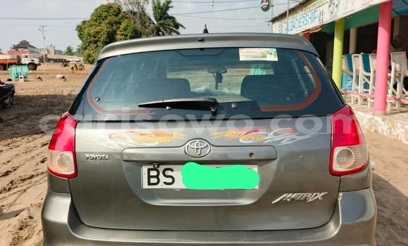 Buy Used Toyota Matrix Brown Car in Cotonou in Benign