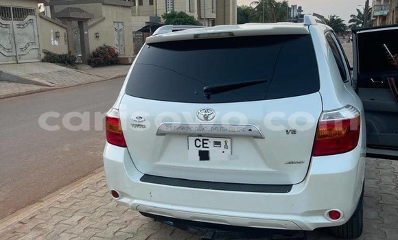 Acheter Occasion Voiture Toyota Highlander Blanc à Cotonou, Benin Acheter Occasion Voiture Toyota Highlander Blanc à Cotonou, Benin