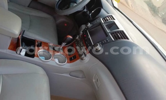 Acheter Occasion Voiture Toyota Highlander Blanc à Cotonou, Benin Acheter Occasion Voiture Toyota Highlander Blanc à Cotonou, Benin