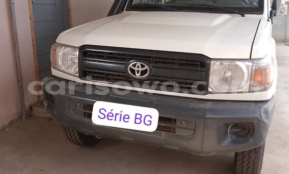 Sayi Na hannu Toyota Land Cruiser Azurfa Mota in Cotonou a Benin