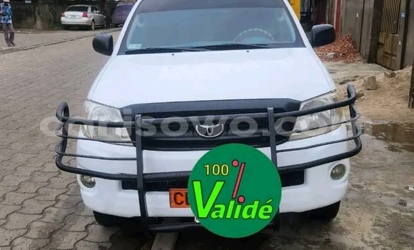 Sayi Na hannu Toyota Hilux White Mota in Cotonou a Benin Sayi Na hannu Toyota Hilux White Mota in Cotonou a Benin