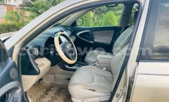 Sayi Na hannu Toyota RAV4 Sauran Mota in Cotonou a Benin Sayi Na hannu Toyota RAV4 Sauran Mota in Cotonou a Benin