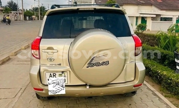 Sayi Na hannu Toyota RAV4 Sauran Mota in Cotonou a Benin Sayi Na hannu Toyota RAV4 Sauran Mota in Cotonou a Benin