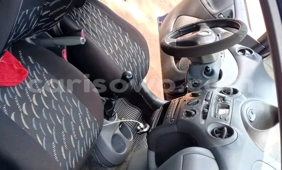 Acheter Occasion Voiture Toyota Yaris Bleu à Cotonou, Benin Acheter Occasion Voiture Toyota Yaris Bleu à Cotonou, Benin