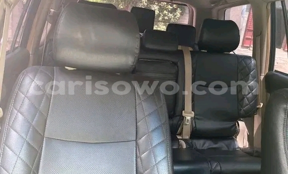 Sayi Na hannu Toyota Prado White Mota in Cotonou a Benin Sayi Na hannu Toyota Prado White Mota in Cotonou a Benin