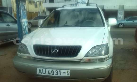 Sayi Na hannu Lexus RX 300 White Mota in Cotonou a Benin Sayi Na hannu Lexus RX 300 White Mota in Cotonou a Benin