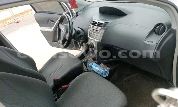 Buy Used Toyota Yaris White Car in Cotonou in Benign