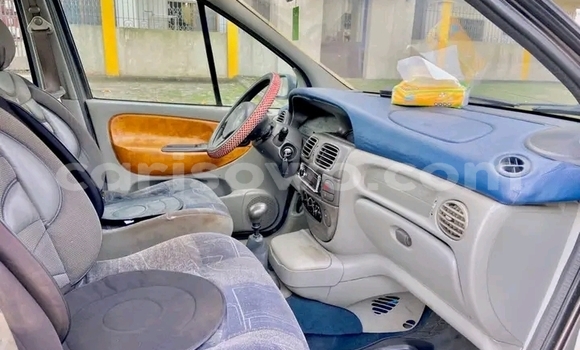 Acheter Occasion Voiture Renault Scenic Noir à Cotonou, Benin Acheter Occasion Voiture Renault Scenic Noir à Cotonou, Benin