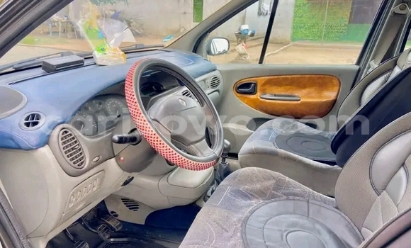 Acheter Occasion Voiture Renault Scenic Noir à Cotonou, Benin Acheter Occasion Voiture Renault Scenic Noir à Cotonou, Benin