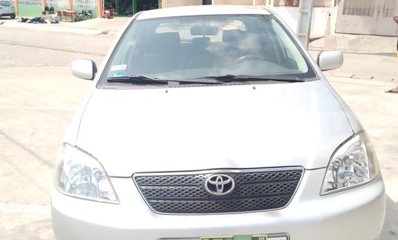 Sayi Na hannu Toyota Corolla Azurfa Mota in Cotonou a Benin
