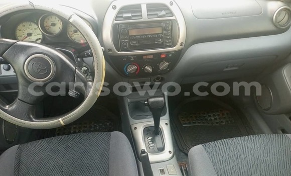 Sayi Na hannu Toyota RAV4 Azurfa Mota in Cotonou a Benin Sayi Na hannu Toyota RAV4 Azurfa Mota in Cotonou a Benin