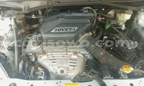 Sayi Na hannu Toyota RAV4 Azurfa Mota in Cotonou a Benin Sayi Na hannu Toyota RAV4 Azurfa Mota in Cotonou a Benin