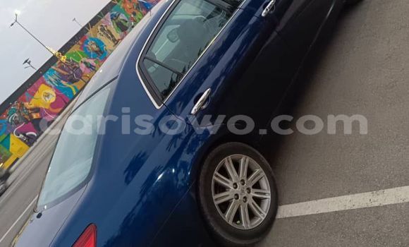 Acheter Occasion Voiture Toyota Avalon Bleu à Cotonou, Benin Acheter Occasion Voiture Toyota Avalon Bleu à Cotonou, Benin