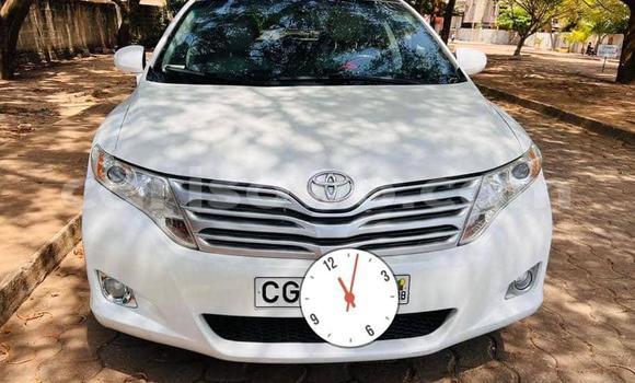 Sayi Na hannu Toyota Venza White Mota in Cotonou a Benin