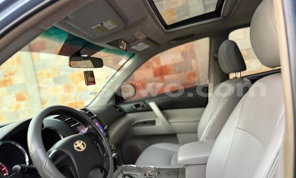 Acheter Occasion Voiture Toyota Highlander Bleu à Cotonou, Benin Acheter Occasion Voiture Toyota Highlander Bleu à Cotonou, Benin