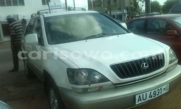 Sayi Na hannu Lexus RX 300 White Mota in Cotonou a Benin Sayi Na hannu Lexus RX 300 White Mota in Cotonou a Benin