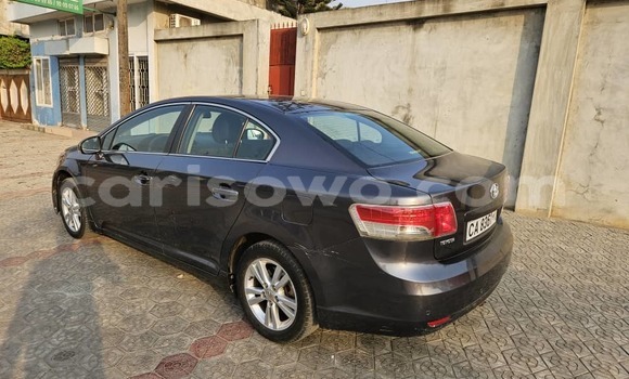Sayi Na hannu Toyota Avensis Brown Mota in Cotonou a Benin Sayi Na hannu Toyota Avensis Brown Mota in Cotonou a Benin