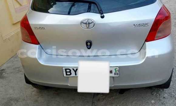 Sayi Na hannu Toyota Yaris Azurfa Mota in Cotonou a Benin Sayi Na hannu Toyota Yaris Azurfa Mota in Cotonou a Benin