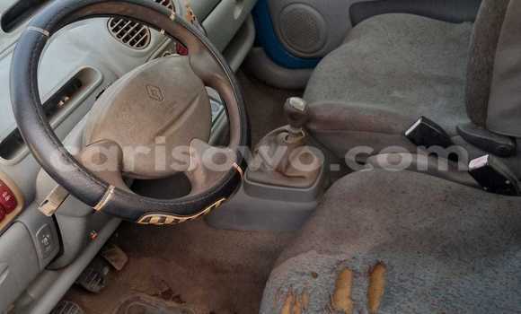 Acheter Occasion Voiture Renault Clio Bleu à Cotonou, Benin Acheter Occasion Voiture Renault Clio Bleu à Cotonou, Benin