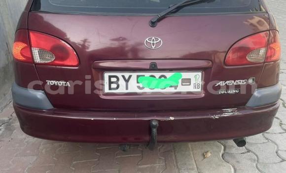 Acheter Occasion Voiture Toyota Avensis Rouge à Cotonou, Benin