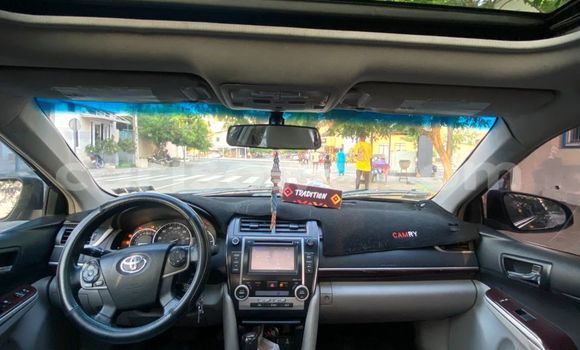 Ra Àlòkù Toyota Camry Black Ọkọ̀ in Cotonou ni Benin Ra Àlòkù Toyota Camry Black Ọkọ̀ in Cotonou ni Benin