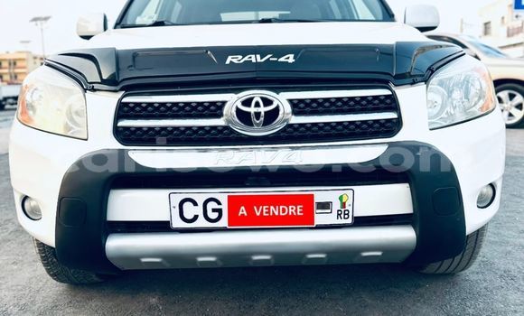 Ra Àlòkù Toyota RAV4 funfun Ọkọ̀ in Cotonou ni Benin Ra Àlòkù Toyota RAV4 funfun Ọkọ̀ in Cotonou ni Benin