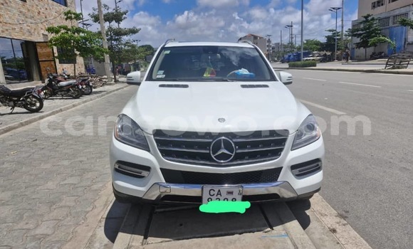 Sayi Na hannu Mercedes-Benz ML–Class Azurfa Mota in Cotonou a Benin Sayi Na hannu Mercedes-Benz ML–Class Azurfa Mota in Cotonou a Benin