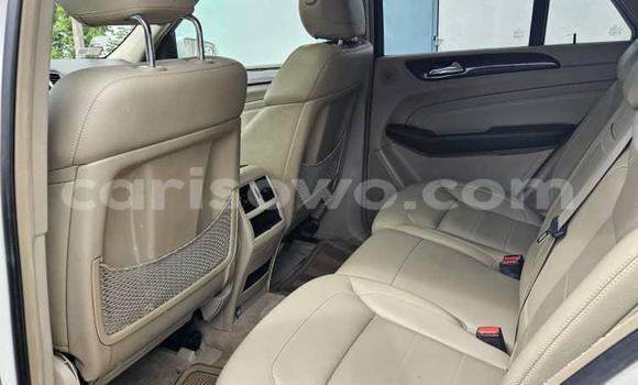 Sayi Na hannu Mercedes-Benz ML–Class Azurfa Mota in Cotonou a Benin Sayi Na hannu Mercedes-Benz ML–Class Azurfa Mota in Cotonou a Benin
