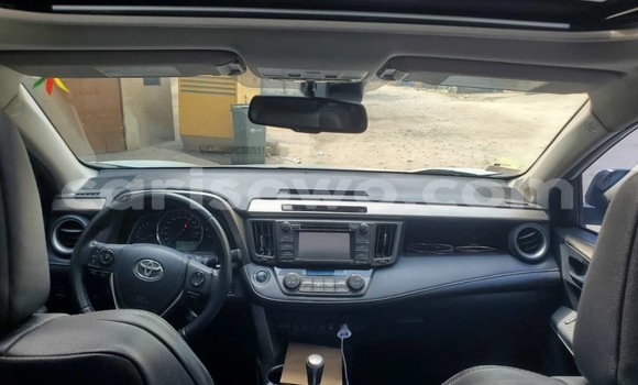Sayi Na hannu Toyota RAV4 White Mota in Cotonou a Benin Sayi Na hannu Toyota RAV4 White Mota in Cotonou a Benin