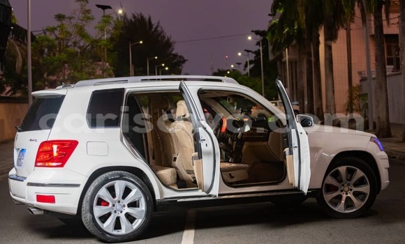 Acheter Occasion Voiture Mercedes-Benz GLK–Class Blanc à Cotonou, Benin Acheter Occasion Voiture Mercedes-Benz GLK–Class Blanc à Cotonou, Benin