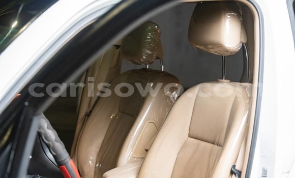 Acheter Occasion Voiture Mercedes-Benz GLK–Class Blanc à Cotonou, Benin Acheter Occasion Voiture Mercedes-Benz GLK–Class Blanc à Cotonou, Benin