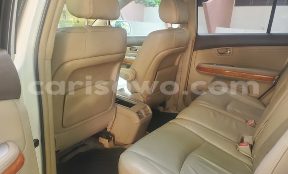 Sayi Na hannu Lexus RX 330 White Mota in Abomey Calavi a Benin Sayi Na hannu Lexus RX 330 White Mota in Abomey Calavi a Benin